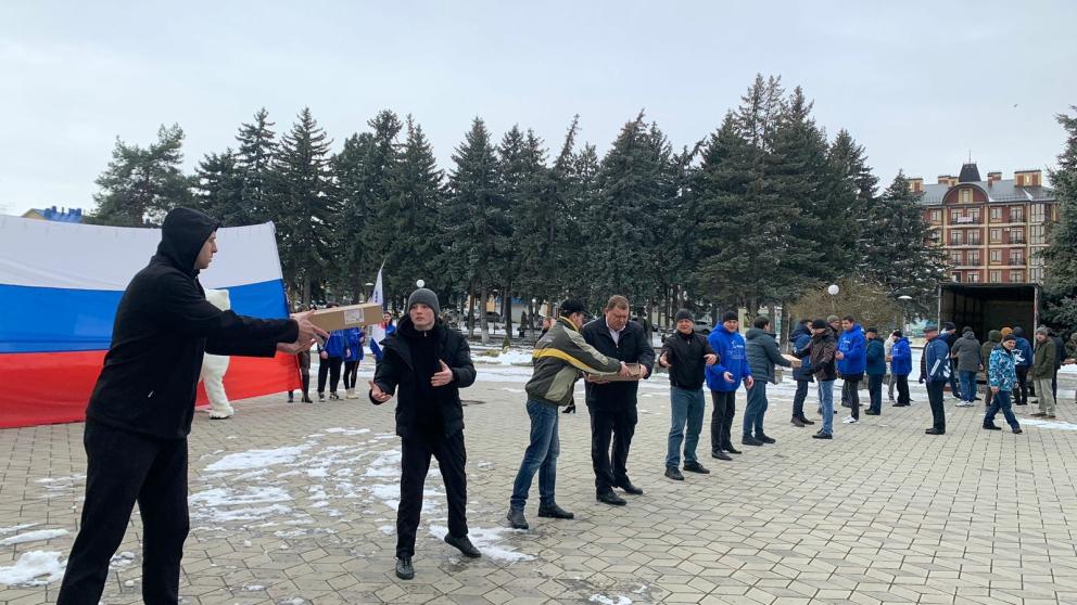 Жители Предгорного округа отправили в зону СВО очередную партию гуманитарного груза