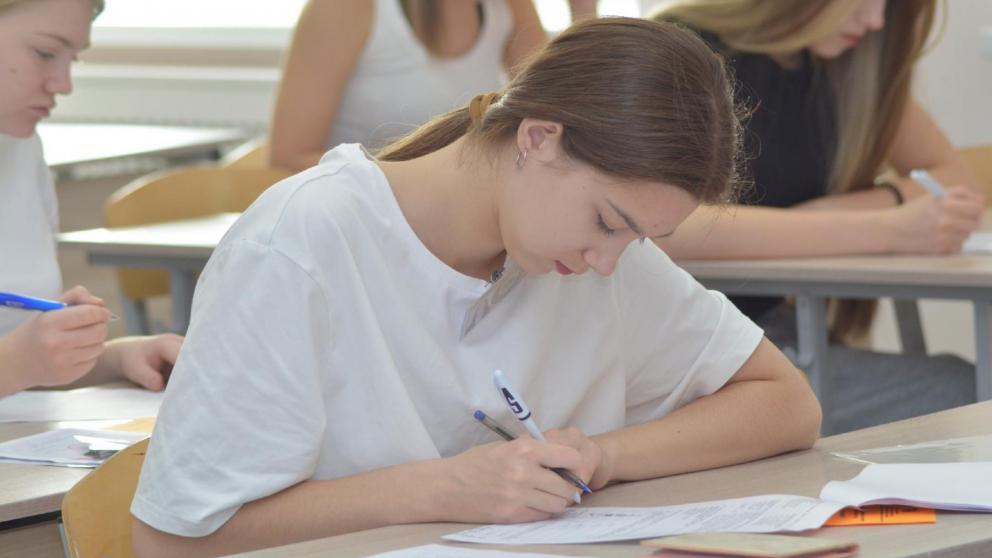 Одиннадцатиклассники Ставрополя пишут итоговое сочинение