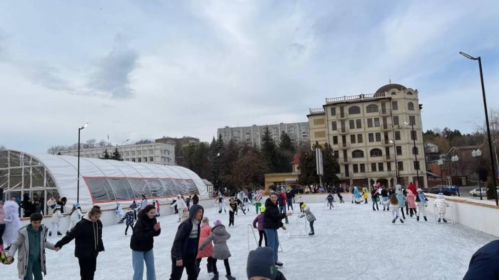 Каток в Кисловодске посетили 7 тысяч человек