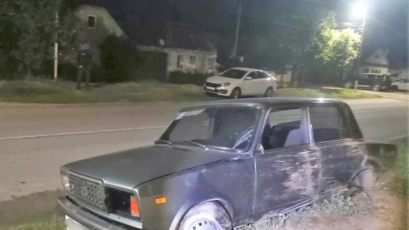 На Ставрополье двое пострадали из-за наезда машины на бордюр