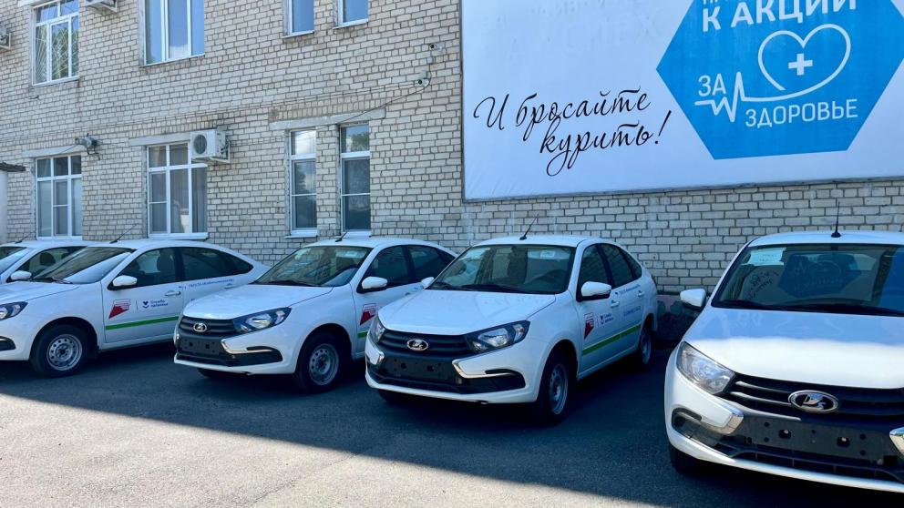 Изобильненскую районную больницу пополнили новые автомобили