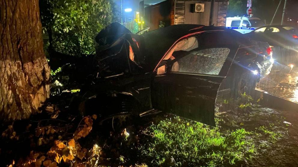 В Зеленокумске водитель не справился с управлением в дождь и погиб