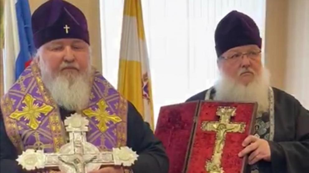 Митрополит Кирилл освятил Ставрополь с вертолёта крестом из Иерусалима