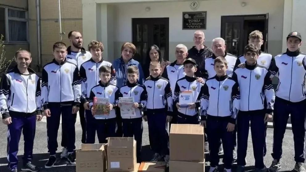 Губернатор Владимир Владимиров сообщил о передаче учебников в армянский город Дилижан