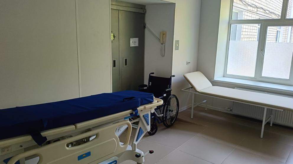 Больница в Солнечнодольске получила современное оборудование и необходимую мебель