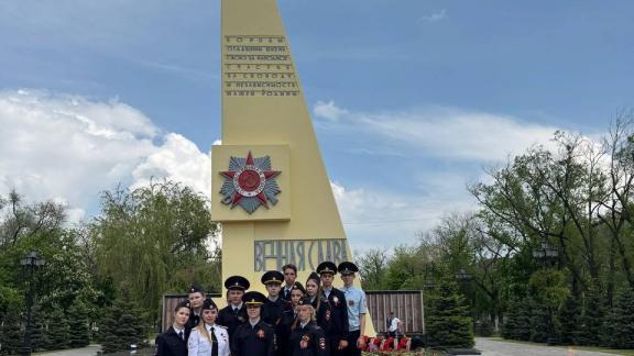 В Невинномысске полицейские и будущие правоохранители присоединились к акции «Георгиевская лента»