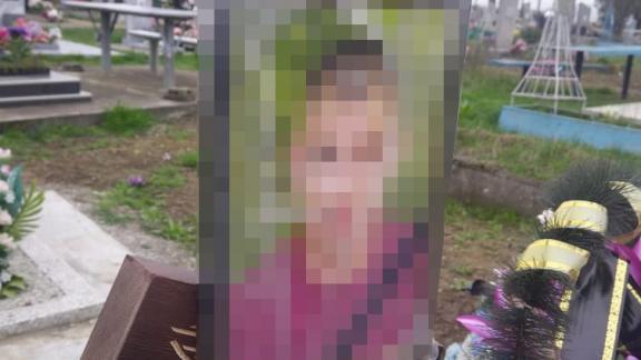 В осквернении могил участников СВО на Ставрополье подозревается 44-летняя женщина