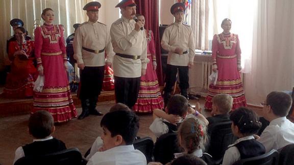 «Вольная степь» представляет красоту и мудрость казачьего фольклора – детям