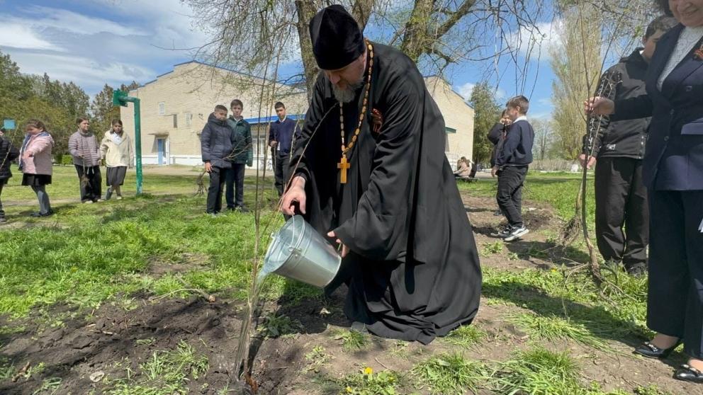 В селе Балахоновском на Ставрополье прошла акция «Сад Памяти»