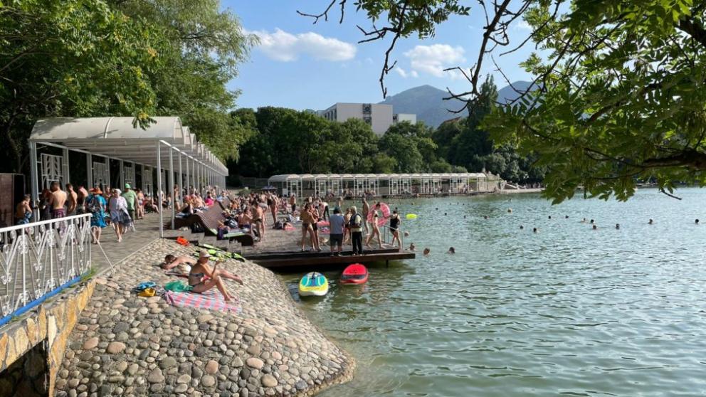 Природный солярий на Курортном озере Железноводска изготовят из вторсырья