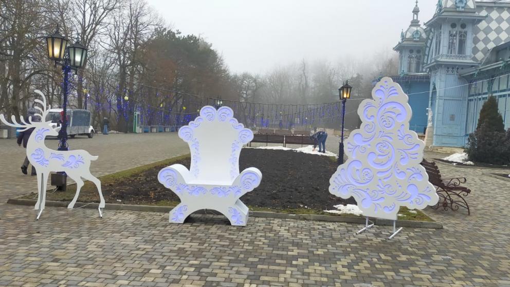Трон Деда Мороза установили в Железноводске