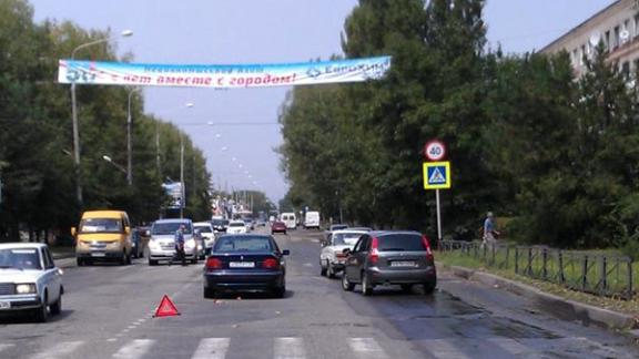 В Невинномысске в центре города женщина-водитель сбила пешехода