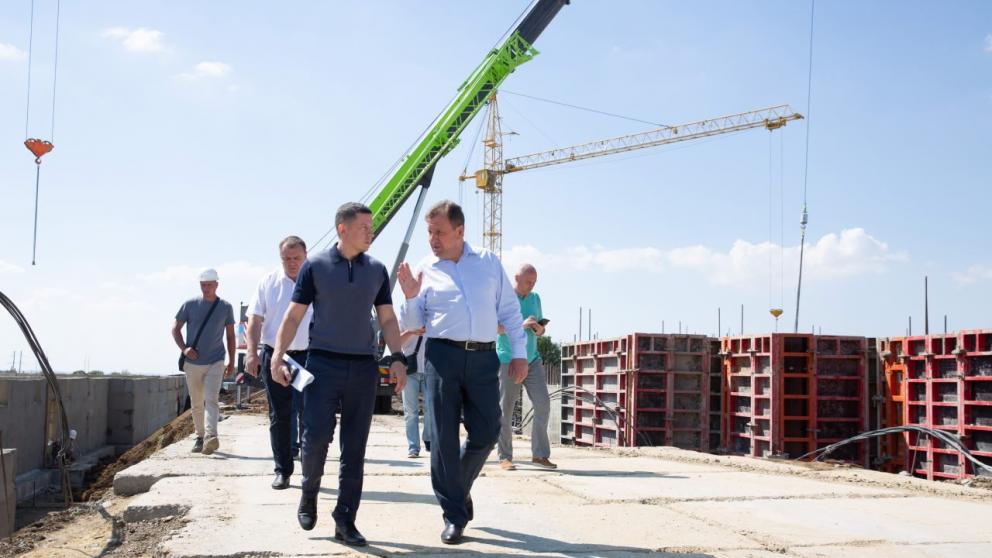 В Ставрополе на улице Андрея Голуба создают основание и фундамент новой школы