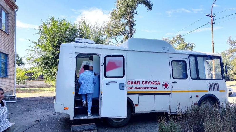 Мобильные бригады медиков ведут приём в Петровском округе Ставрополья