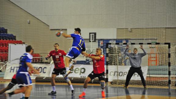 Ставропольский клуб «Динамо-Виктор» уступил «Пермским медведям» в игре чемпионата России по гандболу