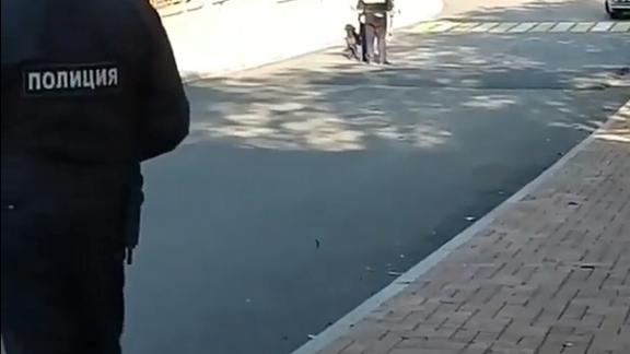 Здание 15-й школы в Кисловодске оцепили из-за подозрительного авто