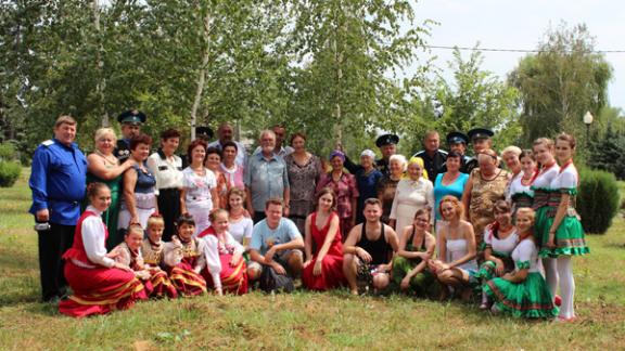 Казачий ансамбль песни и танца «Ставрополье» собирает народный репертуар