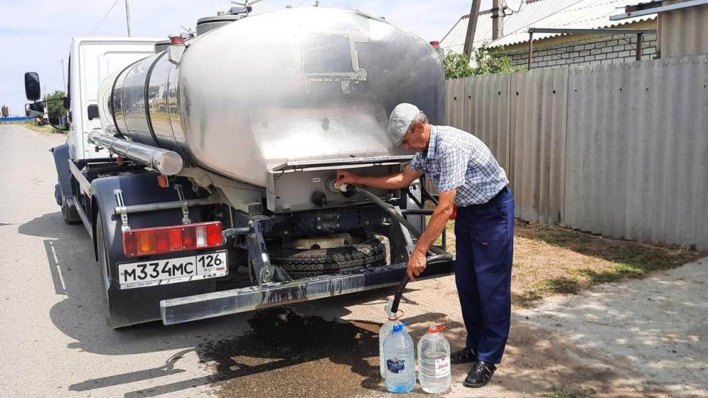 Летом для подвоза воды на Ставрополье задействуют 54 автоцистерны