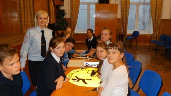 Автоинспекторы Ставрополя провели практические занятия по ПДД с глухонемыми детьми