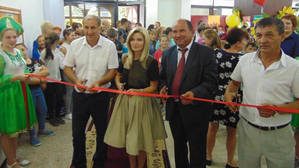 Зрительный зал открыли в Центре культуры и досуга села Летняя Ставка