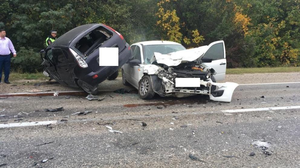 Лихачка на «Калине» спровоцировала ДТП с пострадавшими под Пятигорском