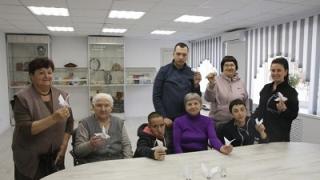 В технике оригами создали белых голубей к празднику Крещения в Ставрополе
