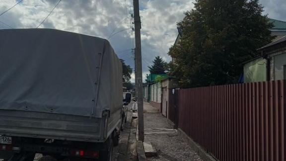 В Предгорном округе после обращения жителей заменят опору линии электропередач