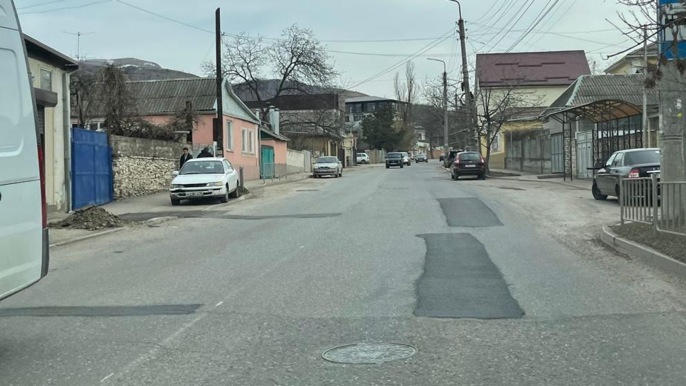 Сроки асфальтировки улиц обсудил с подрядчиком глава Кисловодска