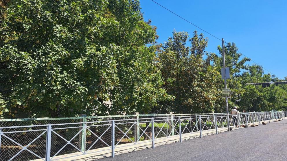 В селе Кочубеевского округа завершается ремонт по проекту «Дорога к школе»