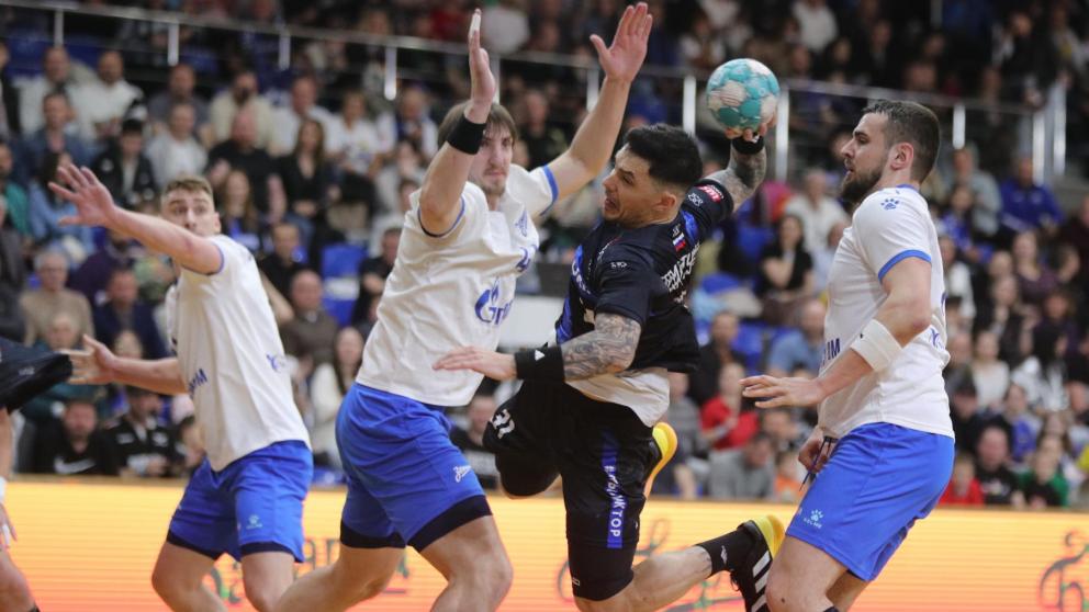 Гандболисты «Виктора» в Ставрополе уступили один мяч гостям из Санкт-Петербурга