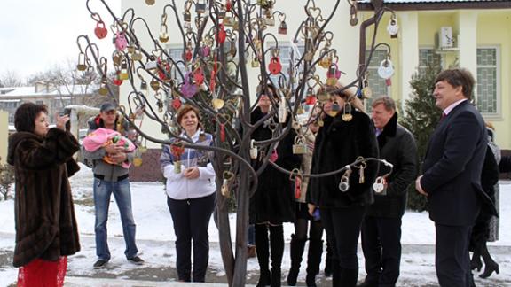 С работой Кочубеевского ЗАГСа ознакомилась делегация из Крыма