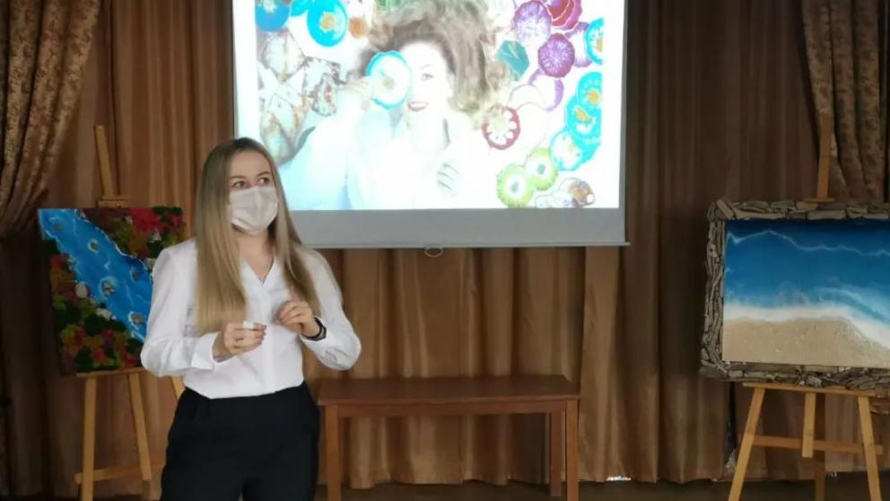  Выставка изделий из смолы открылась в Кисловодске