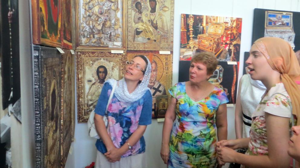 Выставка Костаса Асимиса «Наш Афон» открылась в Светлограде