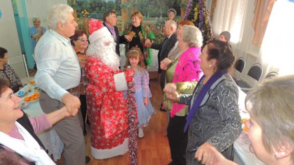 В Апанасенковском центре соцобслуживания появился клуб по интересам