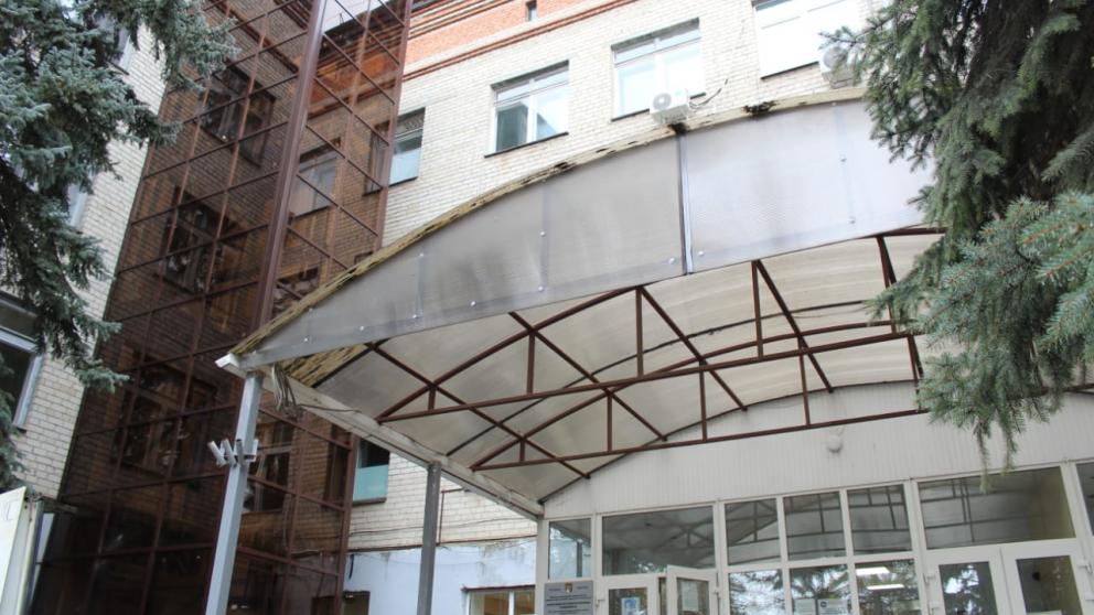 В Железноводской поликлинике появился современный пассажирский лифт