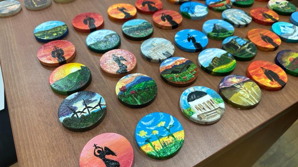 Ставропольцы подготовили почти 200 медальонов для бойцов СВО