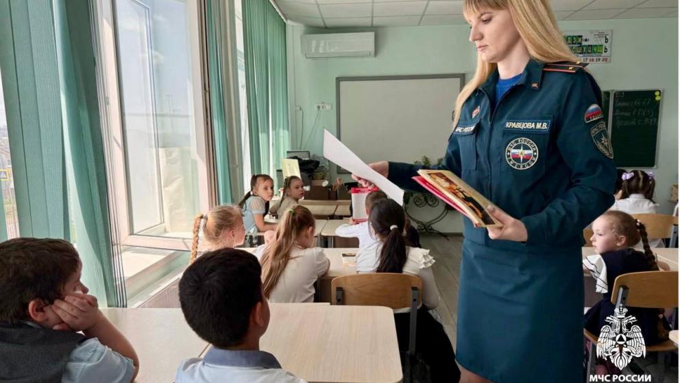 Ставропольские пожарные провели уроки в школах