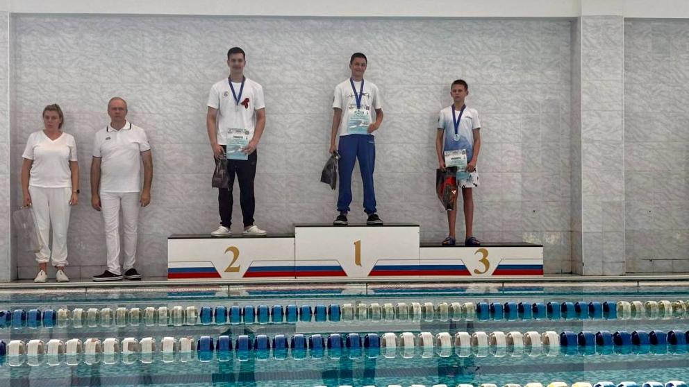 Более 20 медалей завоевали пловцы из Невинномысска на краевом турнире