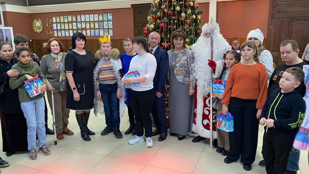 Председатель Думы Ставрополья поздравил детей Ипатовского округа