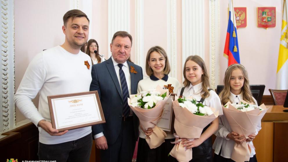 Глава Ставрополя наградил победителей Фестиваля здоровья