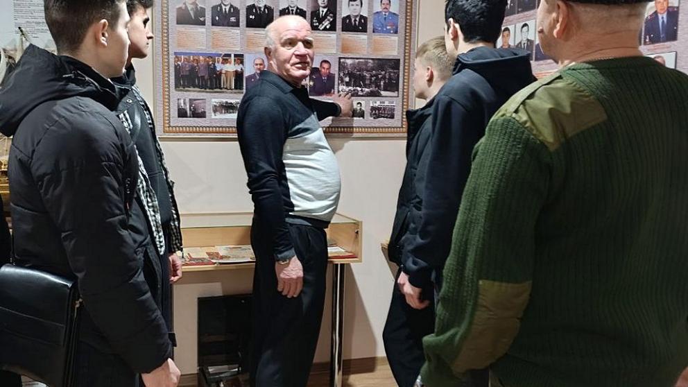 В музее истории отдела МВД «Кочубеевский» организовали урок мужества