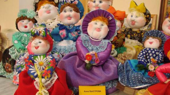 Оригинальные изделия ручной работы представлены на выставке в Ставрополе