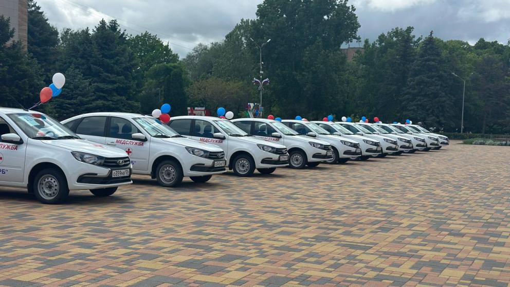 Петровская райбольница на Ставрополье получила 12 автомобилей 