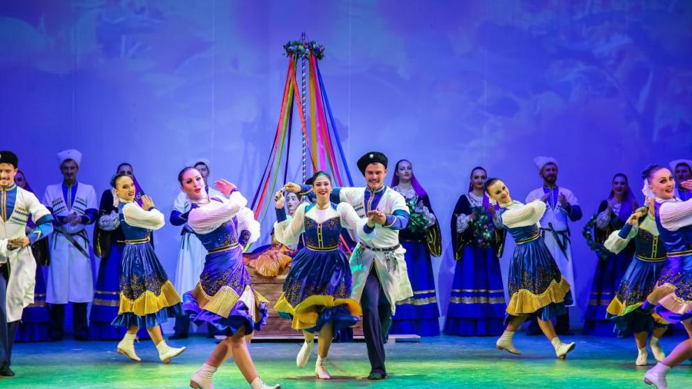 Присоединение Крыма пригласили отметить ансамбль «Ставрополье»