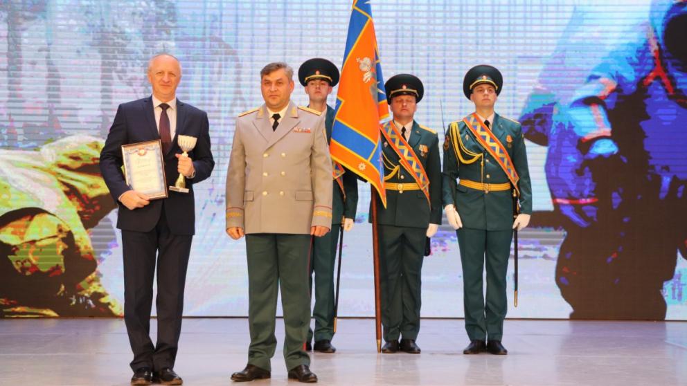 Ставропольских спасателей поздравили с профессиональным праздником