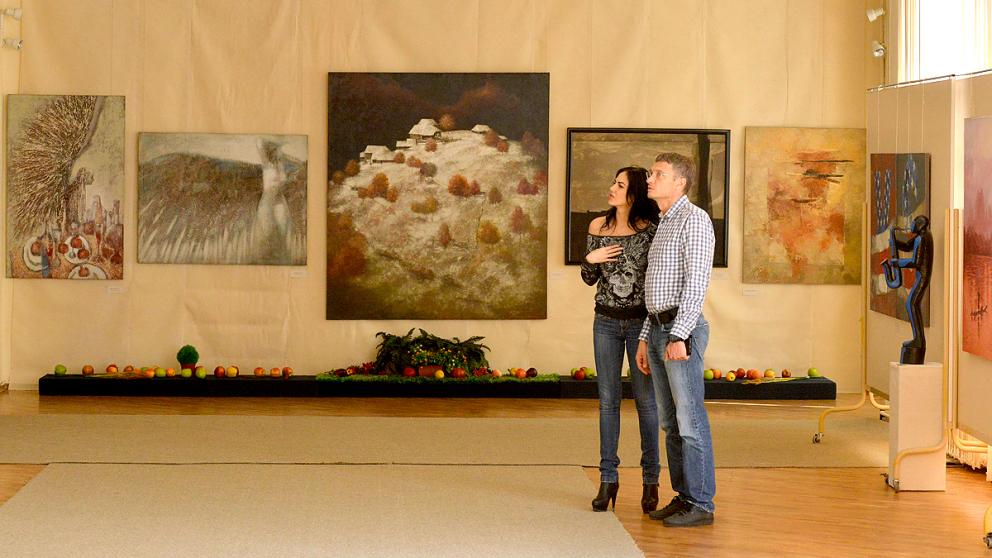 Художник Владимир Рябчиков показал в Ставрополе «Высокие отношения»