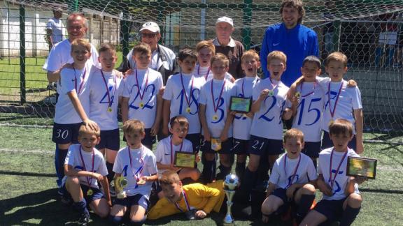 Загрузить себя футболом собрались 160 детей в Ставрополе