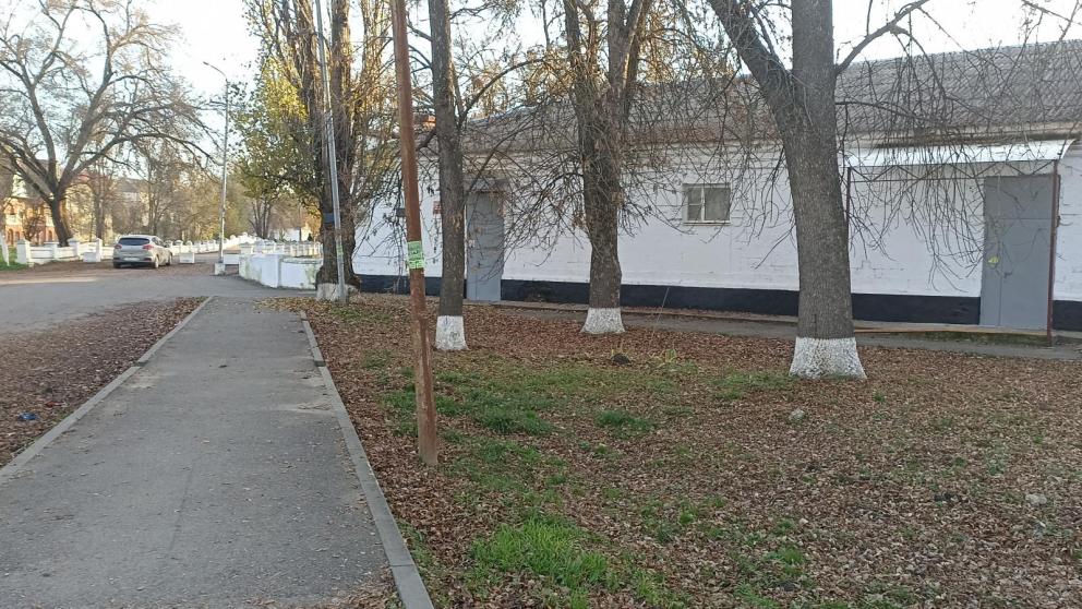 В Благодарном продолжается благоустройство территории у парка аттракционов