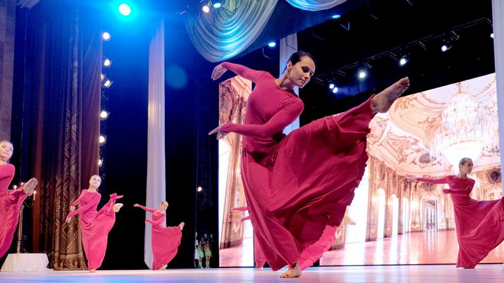 В Ставропольском ДКиС состоялся «Зачарованный бал»