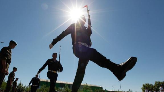 Владимир Владимиров поздравил ставропольских десантников с Днём ВДВ